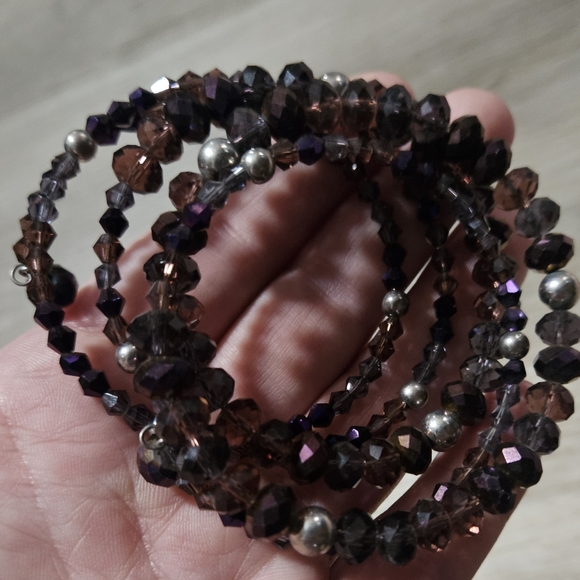 Elegant Glass Beaded Bracelet - Picture 2 of 4